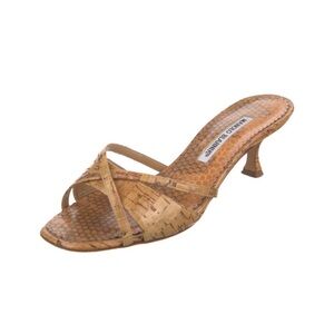 Vtg Manolo Blahnik tan kitten heel sandals